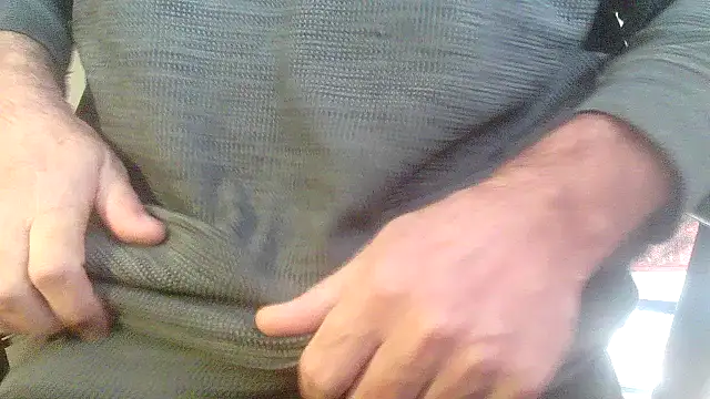 Snapshot of OralDesires2 chatting on 12.21.24 OralDesires2 online show from 12.21.24