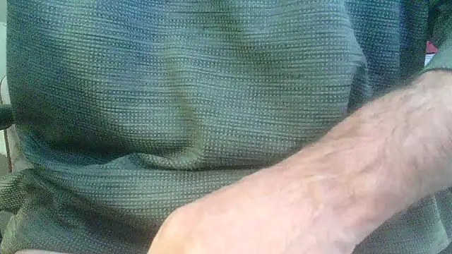 Snapshot of OralDesires2 chatting on 12.27.24 OralDesires2 online show from 12.27.24