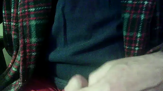 Snapshot of OralDesires2 chatting on 01.10.25 OralDesires2 online show from 01.10.25