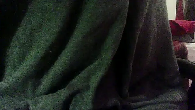 Snapshot of OralDesires2 chatting on 02.10.25 OralDesires2 online show from 02.10.25