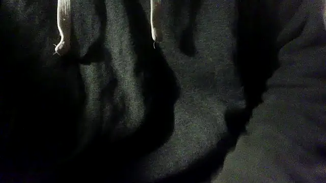 Snapshot of OralDesires2 chatting on 03.05.25 OralDesires2 online show from 03.05.25