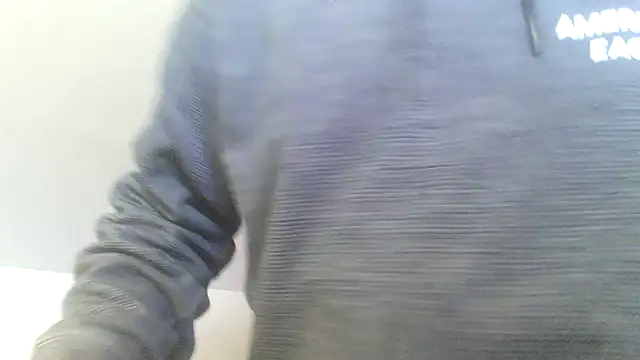 Snapshot of OralDesires2 chatting on 03.10.25 OralDesires2 online show from 03.10.25