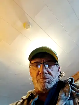 Snapshot of OralDesires2 chatting on 10.23.25 OralDesires2 online show from 10.23.25