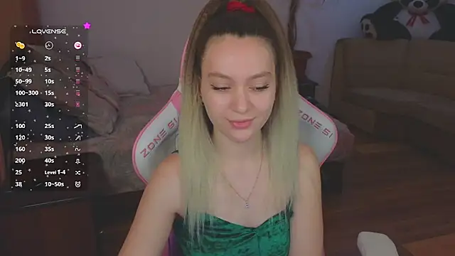 Snapshot of CyrilaPuff chatting on 01.26.25 CyrilaPuff online show from 01.26.25