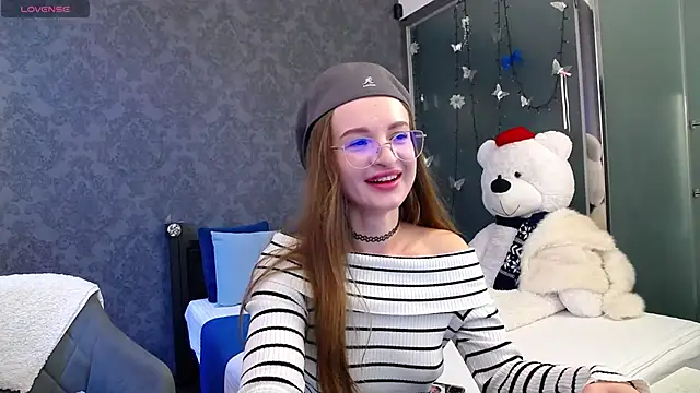 Snapshot of KateJonson chatting on 10.31.25 KateJonson online show from 10.31.25