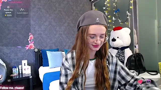 Snapshot of KateJonson chatting on 11.05.25 KateJonson online show from 11.05.25