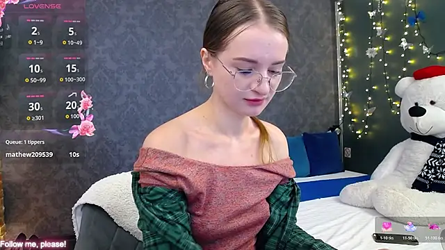 Snapshot of KateJonson chatting on 11.07.25 KateJonson online show from 11.07.25