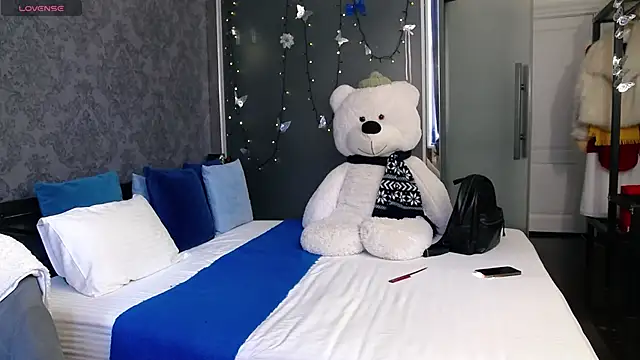 Snapshot of KateJonson chatting on 11.14.25 KateJonson online show from 11.14.25