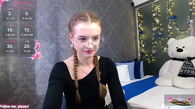 Snapshot of KateJonson chatting on 11.18.25 KateJonson online show from 11.18.25