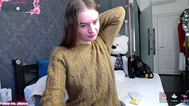 Snapshot of KateJonson chatting on 11.19.25 KateJonson online show from 11.19.25