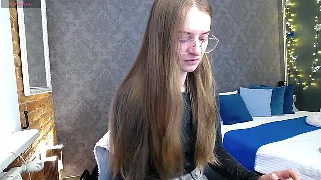 Snapshot of KateJonson chatting on 11.22.25 KateJonson online show from 11.22.25