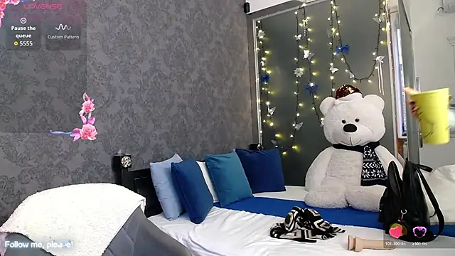 Snapshot of KateJonson chatting on 12.03.25 KateJonson online show from 12.03.25