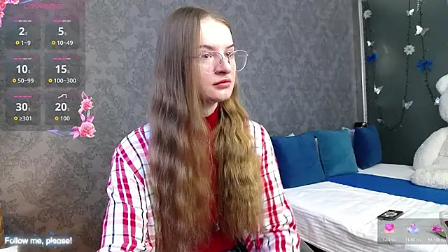 Snapshot of KateJonson chatting on 12.04.25 KateJonson online show from 12.04.25