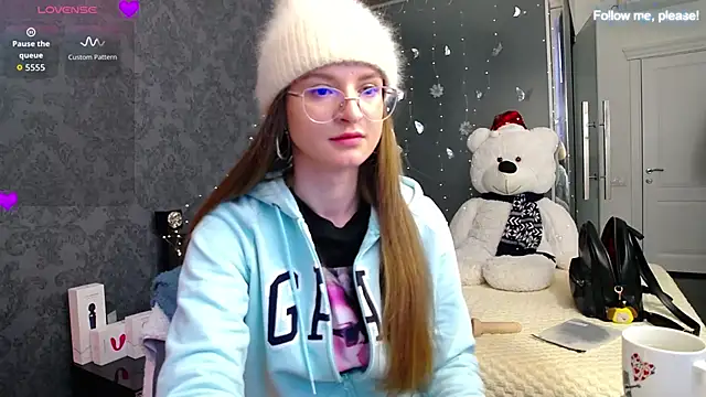 KateJonson online show from 01.12.26