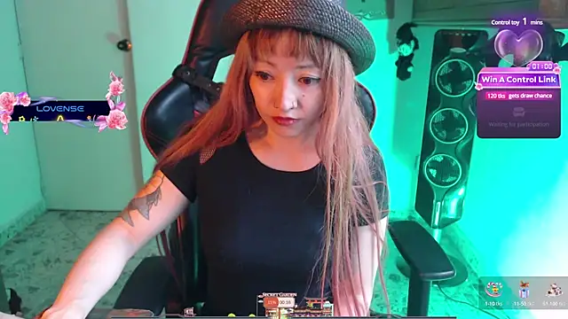 pink-2022 online show from 01.03.25