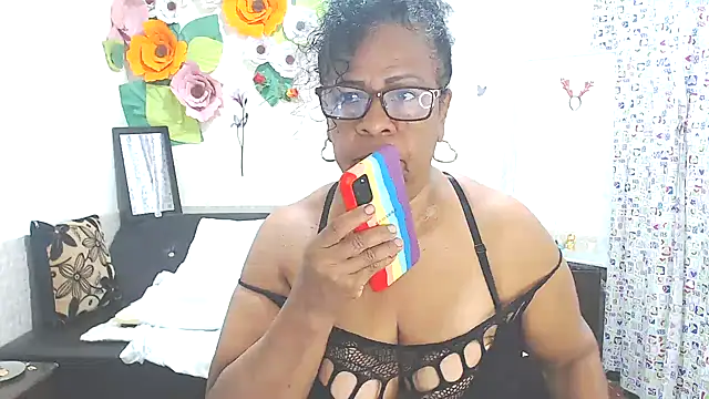 Snapshot of Yayis-hot-sexyw chatting on 02.23.25 Yayis-hot-sexyw online show from 02.23.25