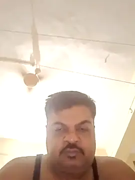 Snapshot of Desi_Londa_143 chatting on 02.28.25 Desi Londa 143 online show from 02.28.25