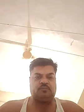 Snapshot of Desi_Londa_143 chatting on 02.28.25 Desi Londa 143 online show from 02.28.25