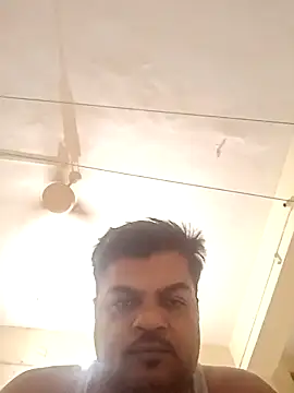 Snapshot of Desi_Londa_143 chatting on 03.07.25 Desi Londa 143 online show from 03.07.25