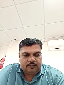 Snapshot of Desi_Londa_143 chatting on 03.18.25 Desi Londa 143 online show from 03.18.25