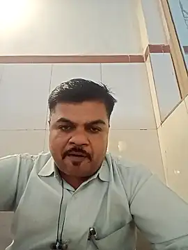 Snapshot of Desi_Londa_143 chatting on 03.20.25 Desi Londa 143 online show from 03.20.25