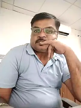 Snapshot of Desi_Londa_143 chatting on 10.04.25 Desi Londa 143 online show from 10.04.25