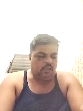Snapshot of Desi_Londa_143 chatting on 10.17.25 Desi Londa 143 online show from 10.17.25