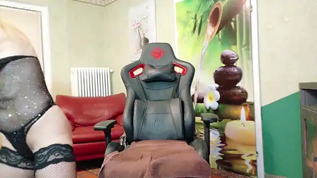 Snapshot of HotLana69 chatting on 01.04.25 HotLana69 online show from 01.04.25