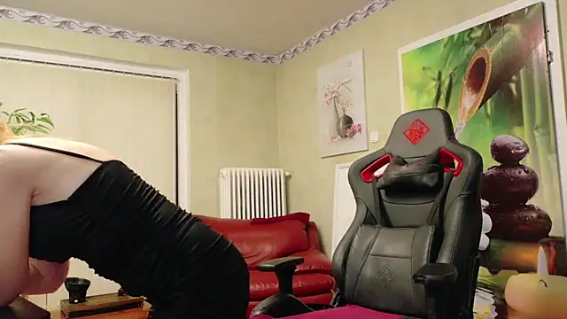 Snapshot of HotLana69 chatting on 02.26.25 HotLana69 online show from 02.26.25