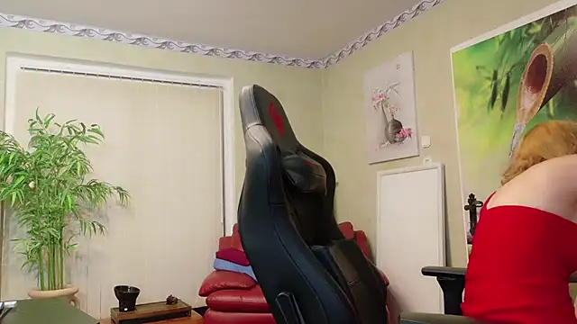 Snapshot of HotLana69 chatting on 03.01.25 HotLana69 online show from 03.01.25