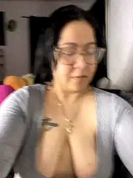 MsConejitaa online show from 11.10.25