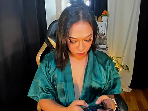 Snapshot of Mistress_Jolens chatting on 01.29.25 Mistress Jolens online show from 01.29.25