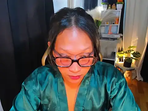 Snapshot of Mistress_Jolens chatting on 02.23.25 Mistress Jolens online show from 02.23.25