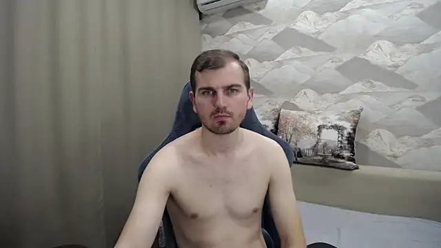 Snapshot of SerzhKorol1 chatting on 11.16.25 SerzhKorol1 online show from 11.16.25