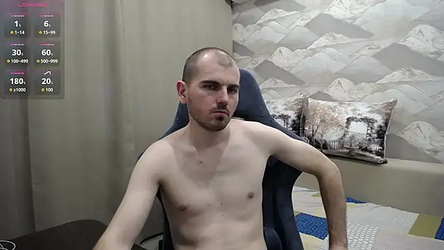 Snapshot of SerzhKorol1 chatting on 06.15.26 SerzhKorol1 online show from 06.15.26