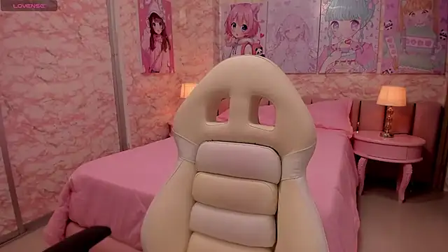 Snapshot of sexy__skinny4u chatting on 10.29.25 sexy skinny4u online show from 10.29.25