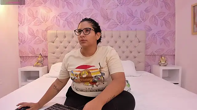 DanielleEvans  online show from 02.20.25