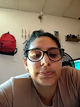 DanielleEvans  online show from 02.21.25