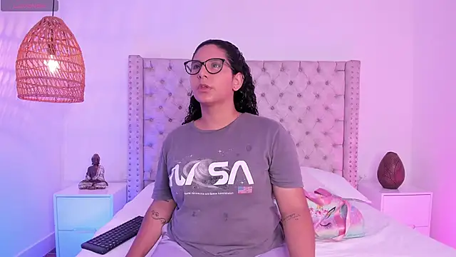 DanielleEvans  online show from 03.05.25