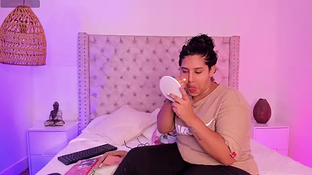 DanielleEvans  online show from 03.07.25