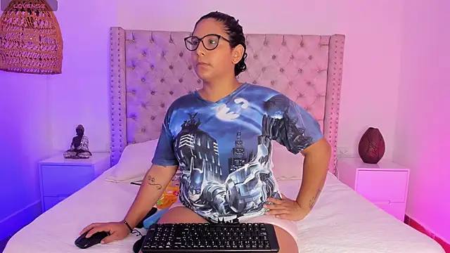 DanielleEvans  online show from 03.10.25