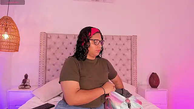 DanielleEvans  online show from 03.15.25