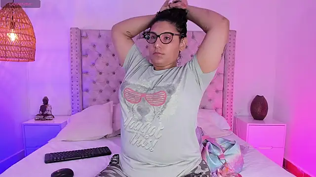 DanielleEvans  online show from 03.20.25