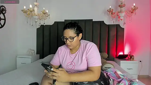 DanielleEvans  online show from 09.09.25