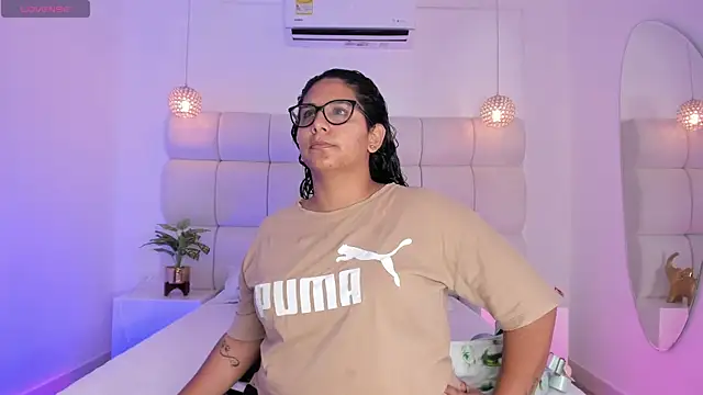 DanielleEvans  online show from 11.16.25