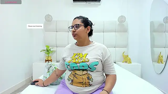 DanielleEvans  online show from 11.24.25