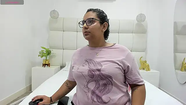 DanielleEvans  online show from 12.02.25