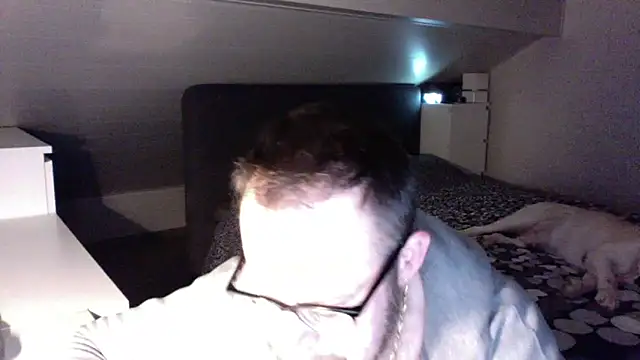 Snapshot of FABIOGLASSES chatting on 12.29.24 FABIOGLASSES online show from 12.29.24