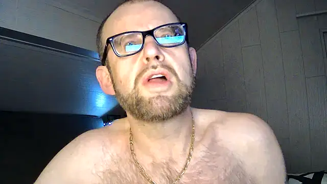 Snapshot of FABIOGLASSES chatting on 10.08.25 FABIOGLASSES online show from 10.08.25