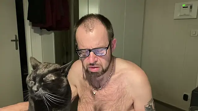 FABIOGLASSES online show from 05.03.26